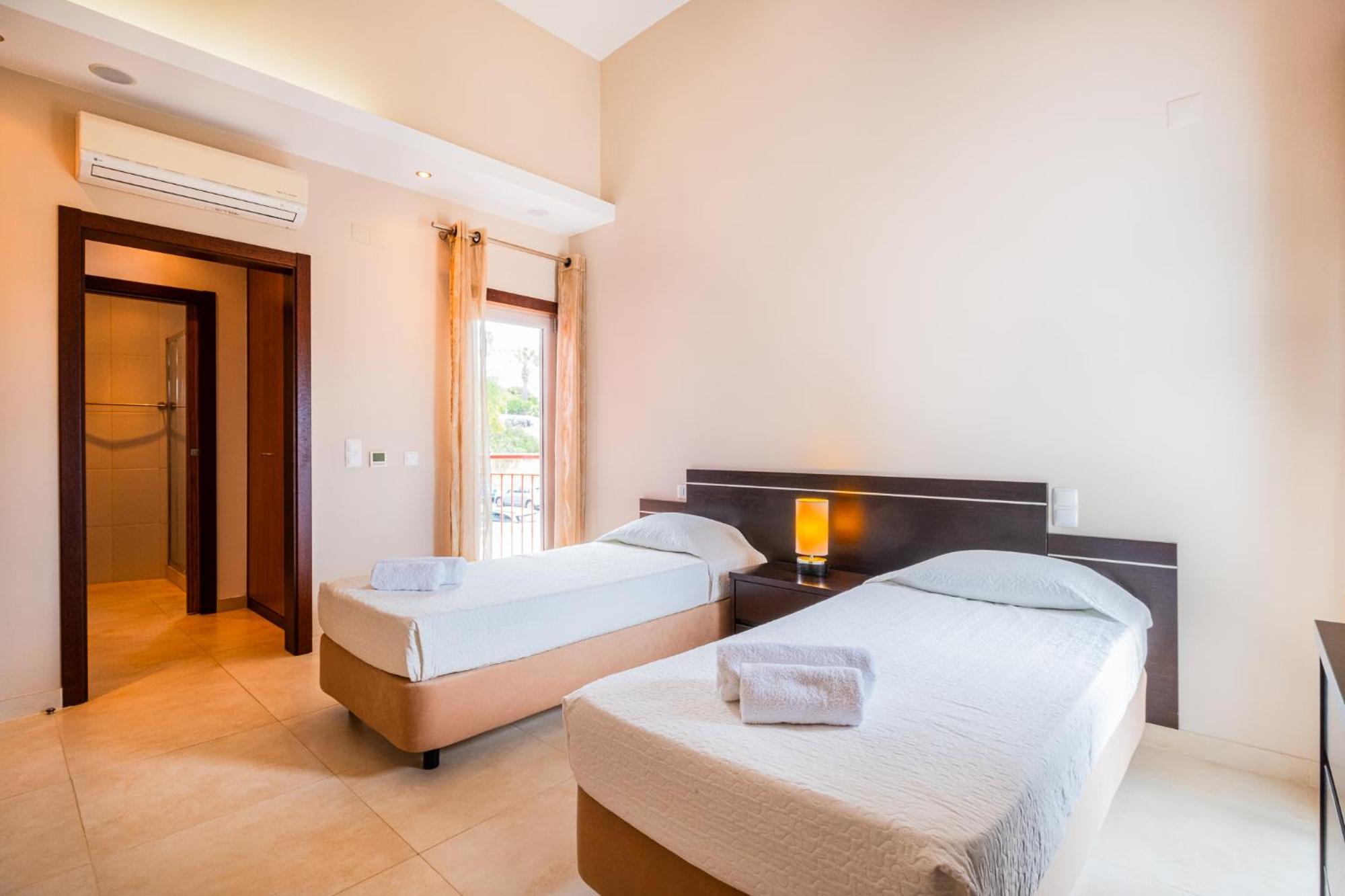 Capetown Marina Luxury Villa - Private Pool Αλμπουφέιρα Εξωτερικό φωτογραφία