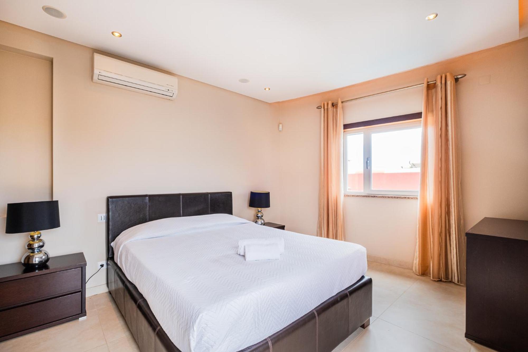 Capetown Marina Luxury Villa - Private Pool Αλμπουφέιρα Εξωτερικό φωτογραφία